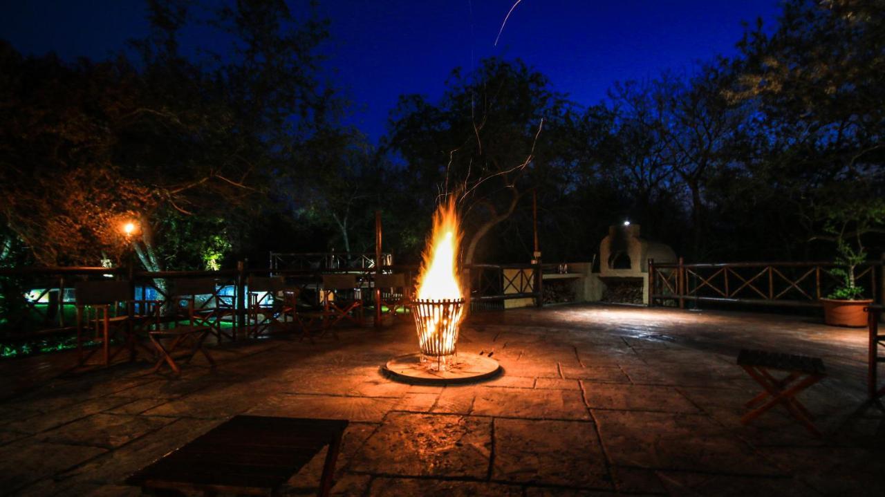 Grand Kruger Lodge And Spa Marloth Park Esterno foto